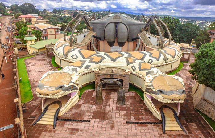 Jour 3 : Villa Boutanga - Bafoussam - Foumban - Dschang - Mbouroukou